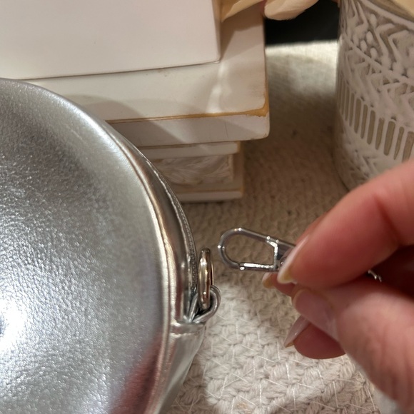 Dior (GWP) Silver Round Vanity purse - Picture 5 of 11